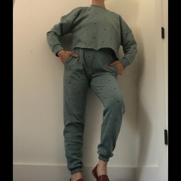 NWT Colsie Valentine’s Day Sweetheart Jogger Sweatsuit Set - Picture 4 of 16